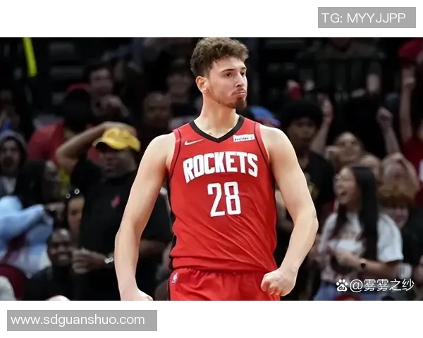 乌度卡称申京若改打四号位将更具攻击力并赞其出色传球能力